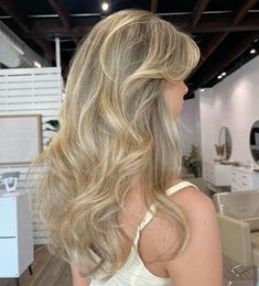 Vanilla Blonde Highlights On Brown Hair, Golden Beige Blonde Hair, Blonde With Layers, Brunette Layered Hair, Wheat Blonde Hair, Foilyage Hair, Brookie Yancey, Sandy Blonde Balayage, Perfect Blonde Hair