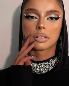 Cut Crease Eye Makeup, 50 Aesthetic, Effects Makeup, Eye Makeup Ideas, Soft Glam Makeup, Alternative Makeup, Evening Makeup, Fancy Makeup, Models Makeup