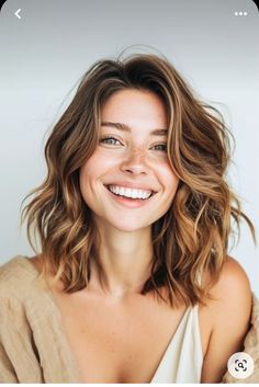 Brown Hair Colors With Blonde, Hair Colors With Blonde, Brown Hair Color With Blonde Highlights, Wave Hairstyle, Beautiful Brown Hair, Rambut Brunette, Honey Brown Hair, Lob Haircut, Ash Brown