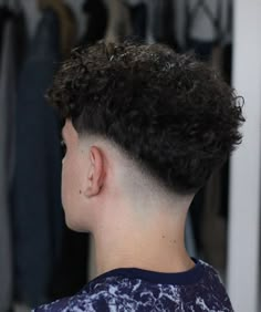 Mid Fade Haircut Curly Hair, Mid Fade With Curly Hair, Curly Hair Low Fade Men, Low Mid Fade Curly Hair, Drop Fade Wavy Hair, Mid Fade Textured Top, Low Taper Fade Fluffy Hair, Mid Fade Curly Hair Men, Mid Drop Fade Curly Hair