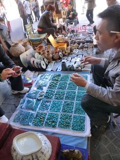 Selling Turquoise beads at the Panjiayuan market in Beijing Beijing Food, Turquoise Crystal, Crystals Healing Properties, Beading Tools, Pretty Beads, Supplies Organization, Coral Jewelry