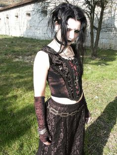 Tradgoth Outfits, Medieval Goth, Goth Gifts, How To Impress, Goth Subculture, Alt Clothes, Romantic Goth, Goth Girl, Goth Aesthetic