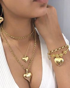 gold Layered Chain Necklace, Layered Chain, Trending Necklaces, Heart Shaped Jewelry, Multi Layer Necklace, Star Pendant Necklace, Chic Type, Layered Chains, Beautiful Clothes