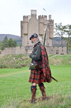 Braemar Castle, Kilts For Men, Great Kilt, Kilt Jackets, Scottish Style