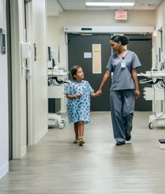 Pediatric Oncologist Dream Job, Doctor And Patient Aesthetic, Family Physician Aesthetic, Nurse Aesthetic Pediatric, Doctor Aesthetic Pediatrician, Black Pediatrician Doctor Aesthetic, Pediatrition Aesthetic