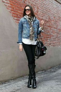 How To Wear Denim Jacket, Hijab Look, Scarf Outfit, Leopard Print Scarf, Fall Winter Outfits, Outfits Casuales, Look Cool, Womens Fashion Casual