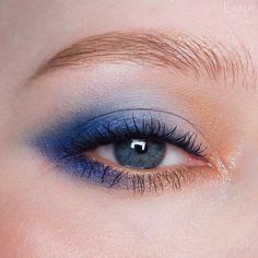 Light Colored Eyeshadow, Navy Eyeshadow Blue Eyes, Smokey Blue Eyeshadow Looks, Blue Tone Makeup, Blue Eye Shadow Make Up, Blue Makeup Blue Eyes, Midnight Blue Prom Makeup, Blue Eyeshadow For Blue Eyes, Blue Stage Makeup