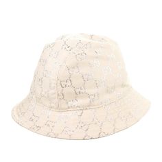 Gucci Bucket Hat Size Small. Cream Color With Silver Detail. Never Worn. Received As Gift And It Just Didn’t Fit. Silk Interior. Very Beautiful And A Great Neutral Color. Designer Hats Men, Gucci Bucket Hat, Rhombus Design, Luxury Gifts For Women, Canvas Hat, Leather Gloves Women, Luxury Hats, Gucci Gifts, Luxury Gifts For Her