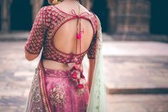 40 blouse back neck designs you have to check out this Indian wedding season! - Blog ब्लाउज बैक नेक डिजाइन, India Actress, Mumbai Police, Choli Blouse Design, Indian Blouse Designs, Sari Design