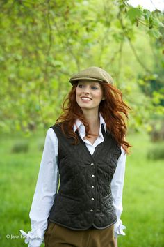 _L9W3468 English Country Fashion, British Country Style, Red Clothes, Country Clothes, Woman In Suit, Countryside Style, British Country