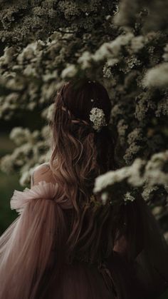 Princess princesscore fairytale aesthetic flowers spring court Elaine acotar phone wallpaper Acotar Phone Wallpaper, Spring Court Aesthetic, Wilted Rose, Spring Court, Princess Fairytale, Fairytale Aesthetic, Aesthetic Flowers, Flowers Spring, Spring Aesthetic