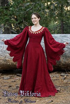 Loop Braid, Medieval Garb, Medieval Clothes, Queen Costume, Fantasy Dresses, Medieval Costume, Century Clothing, Medieval Clothing, Medieval Dress