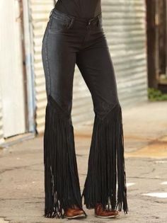 Vestidos Country, Traje Cowgirl, Western Chic Fashion, Mode Country, Fringe Jeans, Rodeo Outfits, Country Fashion, Cowgirl Outfits, Vintage Pants