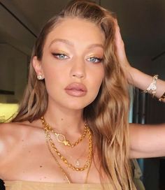 Makeup Subtle, Gigi Hadid Makeup, Maquillage On Fleek, Natural Prom Makeup, Prom Makeup Looks, Subtle Makeup, Formal Makeup, Bold Makeup, Beauty Natural