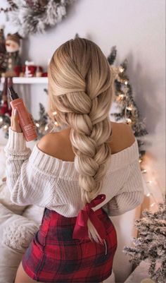 Christmas Eve Hairstyles, Cozy Christmas Outfit, Christmas Fashion Outfits, Winter Date Outfits, Christmas Outfit Ideas, Cute Christmas Outfits, Outfit Looks, Christmas Day Outfit, Christmas Outfits Women