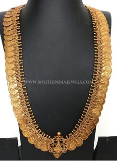 300 Grams Gold Kasumalai Necklace Designs, Latest Gold Long Kasumalai Necklace 2017. Kalusaperu Designs Gold, Kasula Peru, Necklace Design Ideas, Kasu Haram, Saree Outfits, Gold Haram Designs, Haram Designs, India Shopping