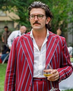 Fun Mens Suits, Gerardo Cavaliere, Mens Suit Style, Masc Fashion, Gentleman Aesthetic, Mens Hairstyles Thick Hair, Classy Suits, Italian Dress, Mens Fashion Smart