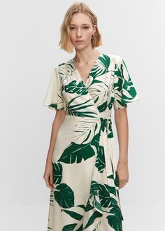 Printed wrap dress with ruffle Body Shape Calculator, Printed Wrap Dresses, Maxi Gowns, Style Mistakes, Style Profile, Tropical Print, Dress Codes, Wrap Style, Modern Woman