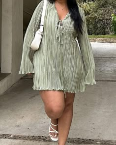 Vacation Plus Size, Classy Short Dresses, Plus Size Baddie Outfits, Casual Chic Outfits, Chic Dress Classy, Dressy Casual Outfits, Effortlessly Chic Outfits, Mini Dresses Online, Classy Dress Outfits