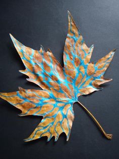 Leaf Art Diy, Dry Leaf Art, Mindful Art, Pressed Flower Crafts, Fall Art Projects, Collage Art Projects, Start Where You Are, Art Therapy Activities, Leaf Crafts