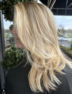 Balyage Long Hair, Summer Blonde Hair, Summer Blonde, Hair Inspo, Hair Ideas, Hair Inspiration, Blonde Hair, Long Hair, Blonde