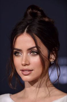 Bronzer Makeup, Celebrity Style Icons, Celebrity Makeup, Wedding Hair And Makeup, 인물 사진, Celebrity Hairstyles, Celebrity Dresses, Dark Hair, Hair Trends