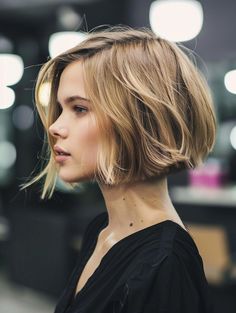 40 Year Old Bob Haircut, Heavy Bob Haircut, Anh Co Tran Bob, Super Short Bob, Short Blonde Bob, Summer Bob, Melena Bob, Haircuts 2024, Balayage Hair Dark