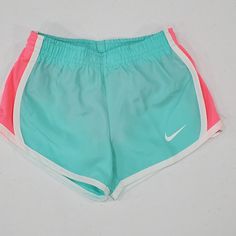 Nwt. Tropical Twist Bin Ss S Nike Shorts Colorful, Cute Nike Shorts, Preppy Fits Summer, Preppy Clothes, Preppy Items, Nike Clothes, Nike Shorts Women, Preppy Shorts, Fitness Wear Outfits