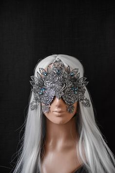 Gothic blind mask made of metal filigree parts attached to felt. You can see through the ornaments and move around safely. Decorated with metal elements and rhinestones. Metal blind mask attached to the head with a satin ribbon. Materials: metal filigree, felt, glue, acrylic paint, rhinestones, satin ribbon. Full Face Mask Cloth, Mask That Covers Eyes, Fantasy Mask Design, Moonlight Masquerade, Masquerade Aesthetic, Blind Mask, Vamp Aesthetic, Goth Mask, Fantasy Mask