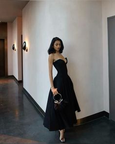 Chic Prom Dress Classy, Gala Night Outfit Classy Gowns, Little Black Dress Classy Night, Prom Night Aesthetic, Corset Dress Midi, Black Elegant Wedding, Black Dress Classy, Jayde Pierce, Strapless Corset Dress