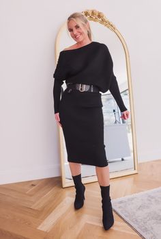 Sweater Dress With Ankle Boots Outfit, Black Boots Dress Outfit, Ankle Boots Outfit Dress, How To Wear Ankle Boots With A Dress, Sweater Dress With Ankle Boots, Black Knit Dress Outfit, Sweater Dress Outfit Black Women, Ankle Boots Dress Outfit, Booties With Dress