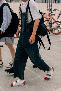 Dungaree Men Outfit, Dungarees For Men, Men In Dungarees, Outfits With Dungarees, Mens Dungarees Outfit, Denim Overalls Outfit Men, Men Dungarees Outfit, Dungarees Outfit Summer, Men Dungarees