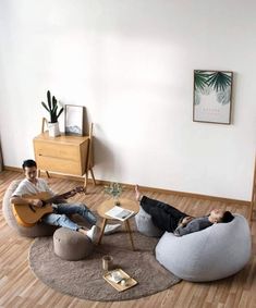 Puffino Mx Chill Office Room, Bean Bag Lounge Area, Bean Bags In Living Room, Room Bean Bag Ideas, Bean Bag Area, Living Room Without Sofa, Condo Lighting, Sage House, Casa Cook