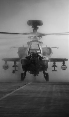 Vacation Hacks, Apache Helicopter, Images Terrifiantes, Jet Fighter Pilot, Ah 64 Apache, Military Wallpaper, Forced Perspective, Airplane Fighter, Army Pics