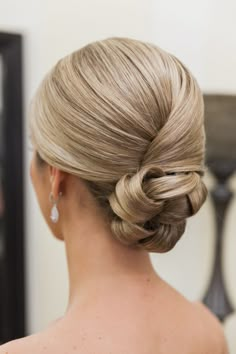 Classy Hair, Messy Wedding Hair, Elegant Wedding Hair, Wedding Hair Ideas, Low Bun, Up Dos, Penteado Cabelo Curto