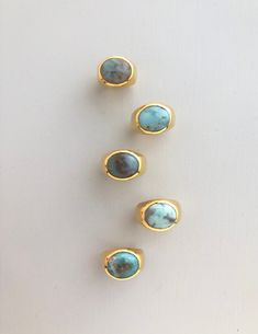 Gold And Turquoise Rings, Modern Turquoise Jewelry, Gold Ring With Large Oval Cabochon Stone, Gold Oval Cabochon Turquoise Ring, Modern Oval Turquoise Gemstone Ring, Gold Turquoise Oval Cabochon Ring, Gold Turquoise Ring With Oval Cabochon, Signet Ring Vintage, Grey Sapphire