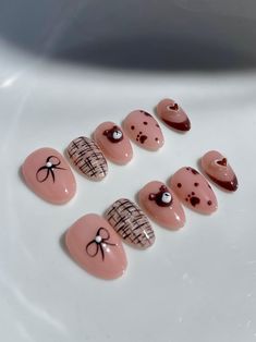 🐻This Teddy Bear Set is perfect for fall! 🐻Handmade and reusable  🐻Comes with application kit which includes nail glue, cuticle stick, alcohol pad, nail buffer, and nail filer 🐻I only use the highest quality nail tips (Après) so they are super durable and long lasting 🐻 You can get up to 3 weeks wear with the nail glue provided depending on your application and maintenance of the press ons.  *ONLY AVAILABLE IN THE SHAPE ALMOND Message me for any slight changes you want to make to the nails! Teddy Bear Press On Nails, Fall Bear Nails, Brown Bear Nails, Teddy Nail Art, Cute Bear Nails, Teddy Nails, Teddy Bear Nail Art, Teddy Bear Nails, Bear Nail Art