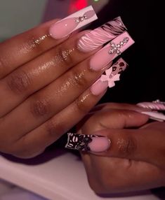 Cute Extra Nails, Nail Inspo Black Women, Trap Nails, Cutesy Nails, Hypebeast Room, Y2k Fits, Frontal Wig Hairstyles, Acrylic Toes, Black And White Art Drawing