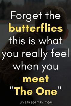 a woman with her back turned to the camera and texting forget the butterflies this is what you really feel when you meet the one