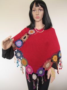 Beautiful and Unique Poncho with 100% Baby Alpaca This red gorgeous poncho is handknitted with a very thing thread of 100% baby alpaca that was naturally dyed with plants in the Altiplano of Peru, handmade by women from Pisac in the Andes of Peru. Alpaca wool is one of the most resistant and soft fibers in the world, it does not cause allergies, it is lightweight and so comfortable that its special for hand knitting. Alpaca wool is naturally breathable. We believe in the properties of natural fi Handmade Alpaca Bohemian Poncho, Handmade Bohemian Alpaca Poncho, One Size Alpaca Poncho, Handmade Alpaca Poncho Shawl, Handmade Alpaca Shawl Poncho, Bohemian Alpaca Shawl One Size, Bohemian Alpaca Shawl, One Size Bohemian Alpaca Poncho, Knitted Alpaca Shawl