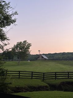 farm house sunset horses aesthetic tennessee country Tennessee Farm Aesthetic, Country Homes Aesthetic, Tennessee Farm Country Living, Tennessee Living Country, Nashville Aesthetic Country, Asthetic Picture Tennessee, House In Tennessee, American Farm Aesthetic