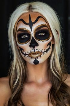 Create a minimalist zombie makeup look that’s both spooky and easy. This simple Halloween makeup tutorial is ideal for beginners. #ZombieMakeup #HalloweenMakeup #SimpleCostume #EasyMakeup #SpookyVibes Skeleton Makeup Tutorial, Simple Halloween Makeup, Sugar Skull Face Paint, Halloween Makeup Tutorial Easy, Halloween Makeup Tutorials, Skull Face Paint, Easy Halloween Makeup, Sugar Skull Face, Doll Face Paint