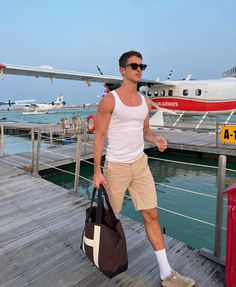 Mens Birkenstocks Outfit, Birkenstock Boston Outfit Men, Birkenstock Outfit Men, Mens Vacation Outfits, Birkenstock Outfit Summer, Summer Europe Outfits, Birkenstock Boston Outfit, Boston Outfits