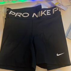 Black Nike Pros New With Tags Medium Black Nike Pros, Workout Shorts Women, Nike Pro Shorts, Womens Athletic Shorts, Nike Dri Fit Shorts, Nike Running Shorts, Purple Shorts, Blue Nike, Training Shorts