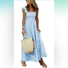 Plaid Smocked Maxi Dress. White And Blue. New With Tags Suspenders Casual, Robes Glamour, Vestidos Retro, Maxi Robes, Vestidos Vintage, Vestido Casual, Sleeveless Maxi Dress, Outfit Casual, Perm