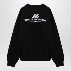 Sweat-shirt en coton lavé noir de Balenciaga avec des manches longues, un logo contrasté à l'arrière et à l'avant, des ourlets côtelées et un ourlet droit.Le modèle porte la taille S Mesures du modèle: hauteur: 179 cm coffre: 82 cm taille: 65 cm hanches: 90 cm100% Coton Logo Women, Balenciaga Women, Hoodie Oversize, Yellow Hoodie, Black Activewear, Un Logo, Red Hoodie, Cotton Hoodie, Oversized Sweatshirt