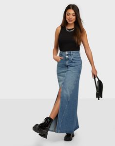 Long Blue Jean Skirt Outfits, Denim Long Skirt Outfit, Long Denim Skirt Outfits, Long Denim Skirt Outfit, Blue Skirt Outfits, Formal Skirts, Styling Skirts