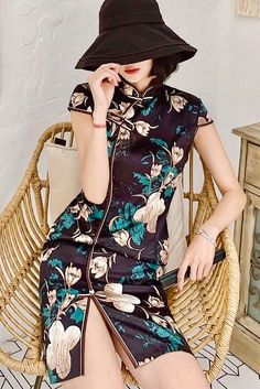 Cheongsam Revival Festive Short Sleeve Fitted Cheongsam, Fitted Short Sleeve Cheongsam, Elegant Black Short Sleeve Cheongsam, Traditional Fitted Floral Print Cheongsam, Summer Fitted Floral Print Cheongsam, Cheongsam Dress, Traditional Chinese, Chinese Style