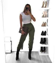 Women Cargo Pants Outfit, High Waisted Cargo Pants, Cargo Pants Outfits, Cargo Pants Outfit, Chic Pants, Black Women Fashion, Black Dress Pants