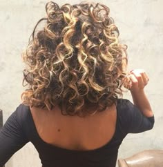 Permed Hair Medium Length, Loose Perm, Big Curls, Curly Hair Inspiration, Permed Hairstyles, Gwen Stefani, Curly Hair Cuts